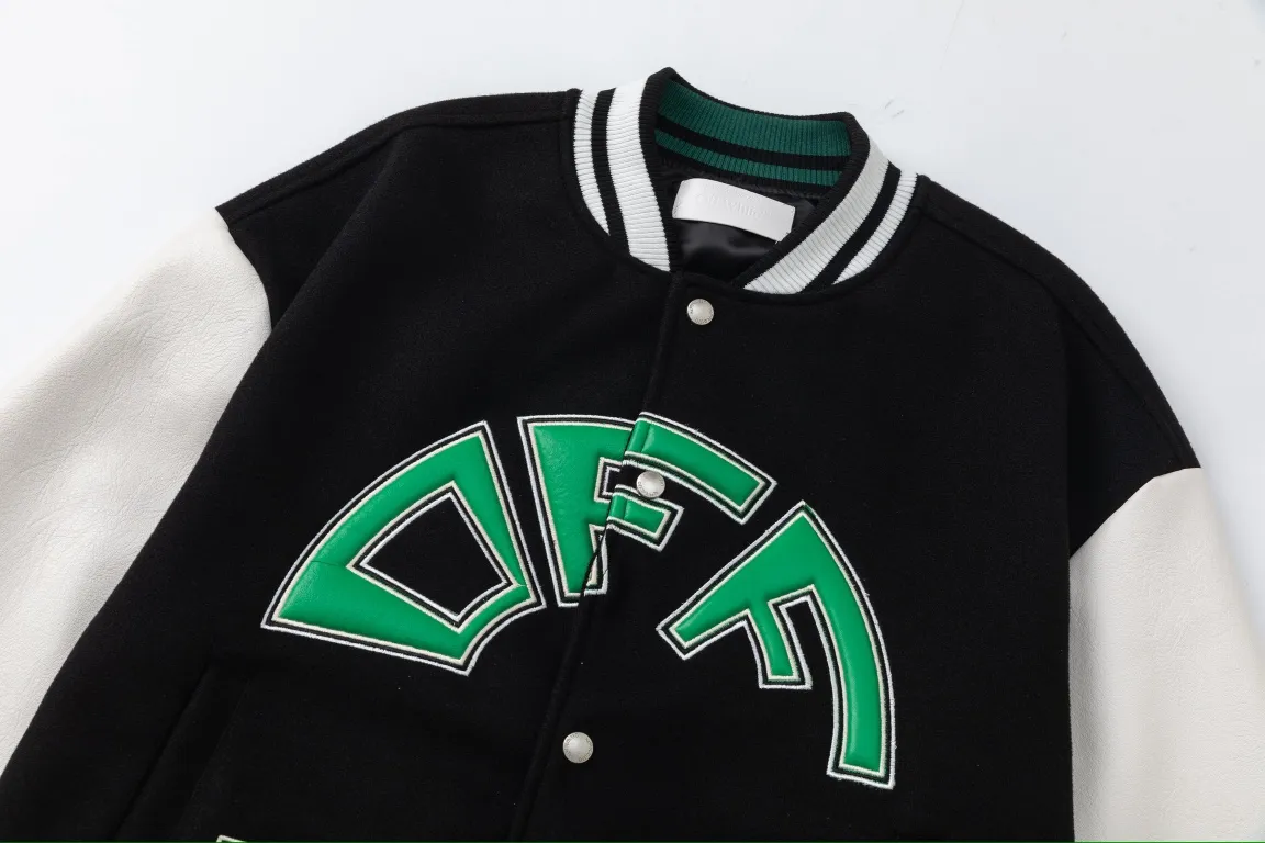 S62#P640, offwhite heavy-duty embroidered baseball jacket. The body is made of woolen fabric. Couple's jacket. Black size: S M L XL